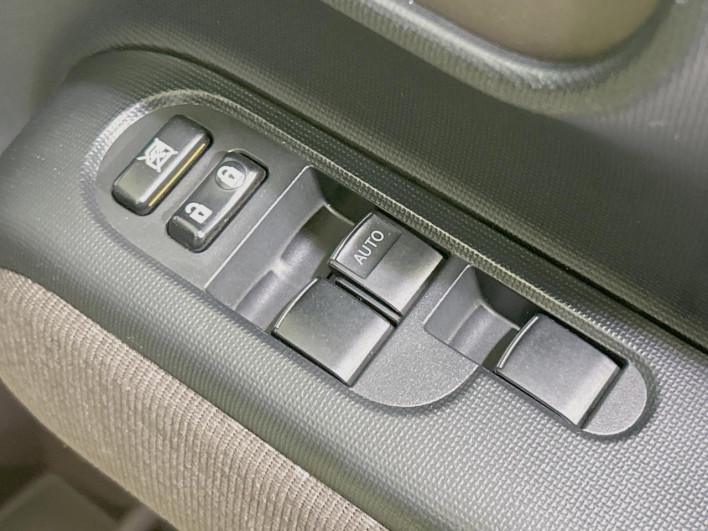 2013 Toyota Porte DBA-NCP141 (UW-6a1f9b84c2eff)[17]