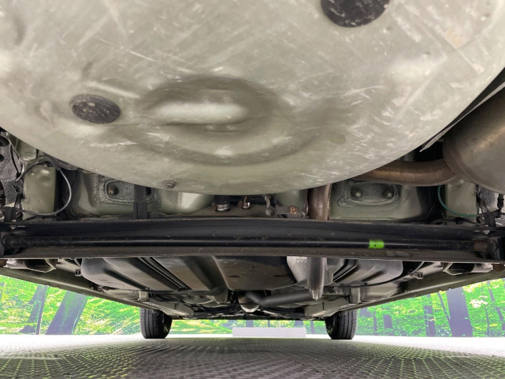 2011 Toyota Sienta DBA-NCP81G (UW-6a1f9b8694e95)[25]