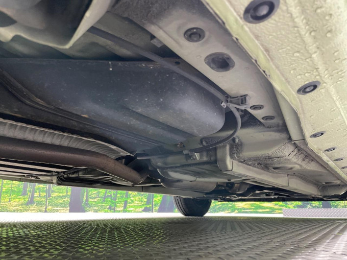 2011 Toyota Sienta DBA-NCP81G (UW-6a1f9b8694e95)[29]