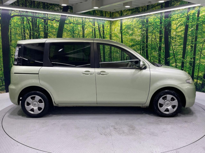 2011 Toyota Sienta DBA-NCP81G (UW-6a1f9b8694e95)[17]