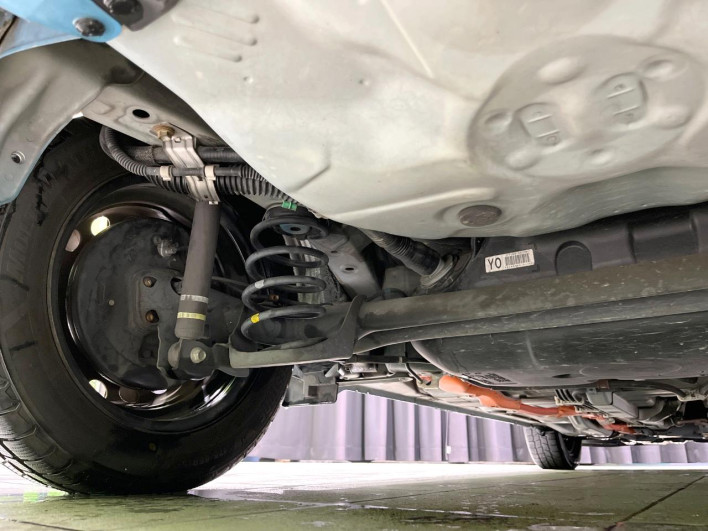 2012 Toyota Aqua DAA-NHP10 (UW-6a1f9b882580c)[25]