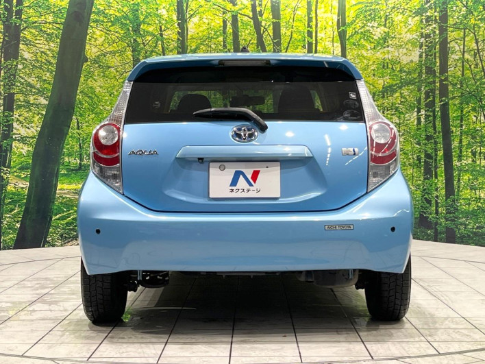 2012 Toyota Aqua DAA-NHP10 (UW-6a1f9b882580c)[16]