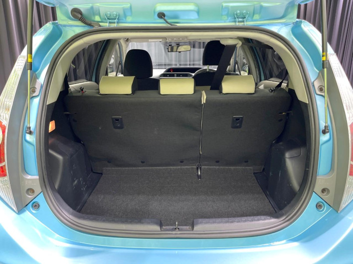 2012 Toyota Aqua DAA-NHP10 (UW-6a1f9b882580c)[21]