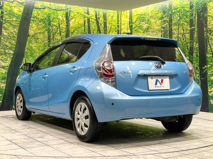 2012 Toyota Aqua DAA-NHP10 (UW-6a1f9b882580c)[15]