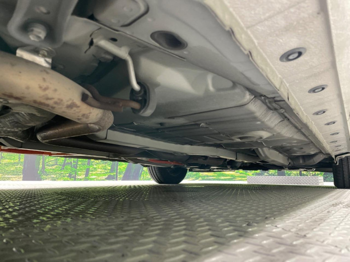 2013 Toyota Aqua DAA-NHP10 (UW-6a1f9b8844cf2)[28]