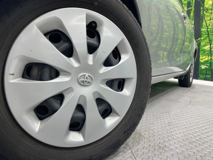 2013 Toyota Aqua DAA-NHP10 (UW-6a1f9b8844cf2)[6]