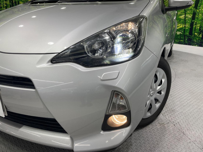 2013 Toyota Aqua DAA-NHP10 (UW-6a1f9b8844cf2)[5]