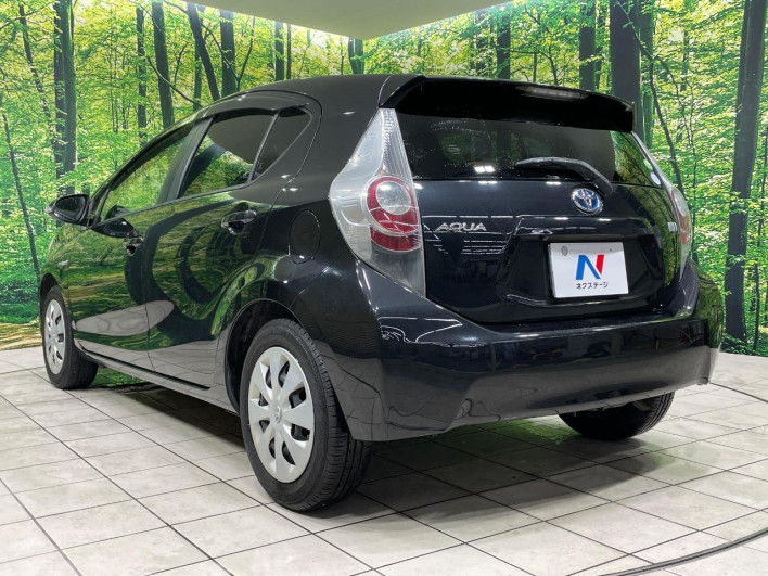 2014 Toyota Aqua DAA-NHP10 (UW-6a1f9b899245b)[11]