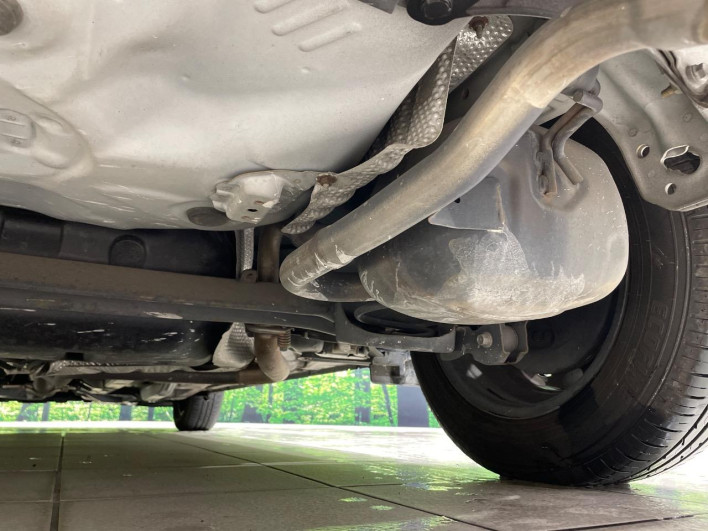 2014 Toyota Aqua DAA-NHP10 (UW-6a1f9b899245b)[14]