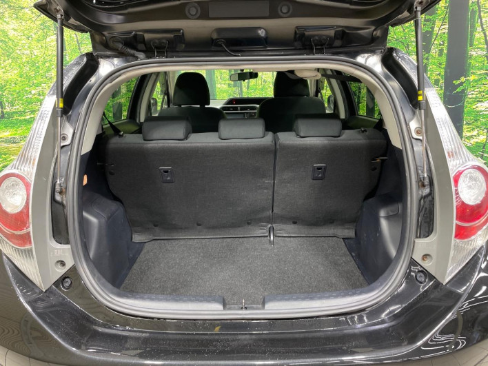 2014 Toyota Aqua DAA-NHP10 (UW-6a1f9b899245b)[16]