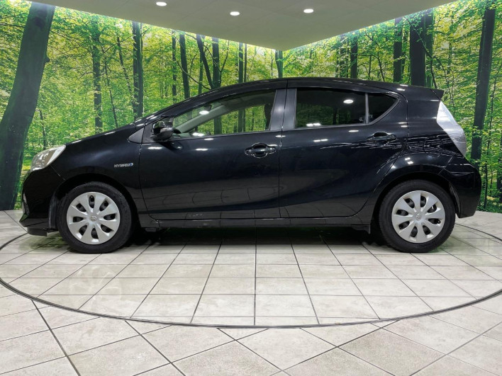 2014 Toyota Aqua DAA-NHP10 (UW-6a1f9b899245b)[10]