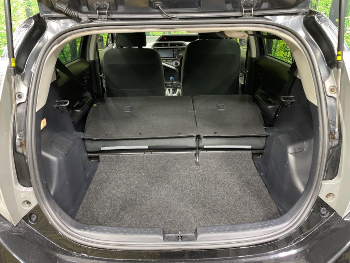 2014 Toyota Aqua DAA-NHP10 (UW-6a1f9b899245b)[18]