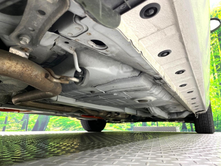 2014 Toyota Aqua DAA-NHP10 (UW-6a1f9b89cc2fe)[12]