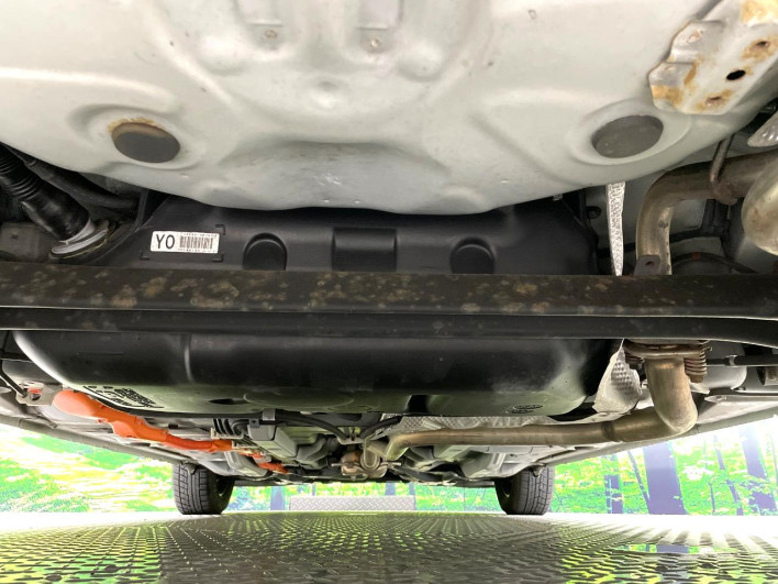 2014 Toyota Aqua DAA-NHP10 (UW-6a1f9b89cc2fe)[9]