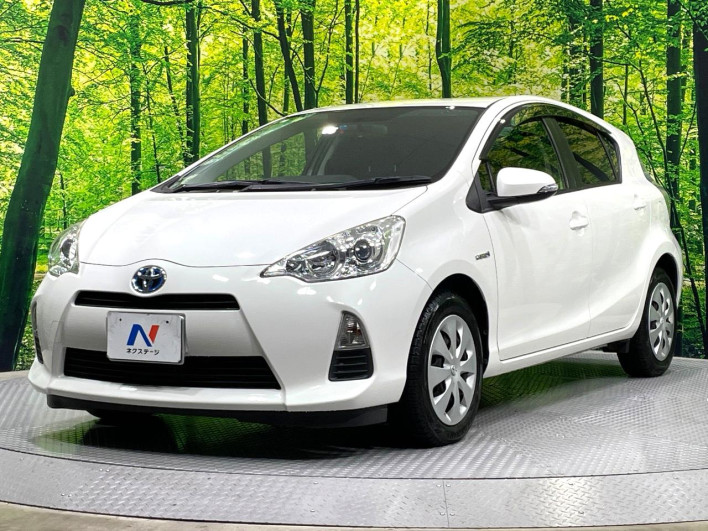 2014 Toyota Aqua DAA-NHP10 (UW-6a1f9b89cc2fe)[4]