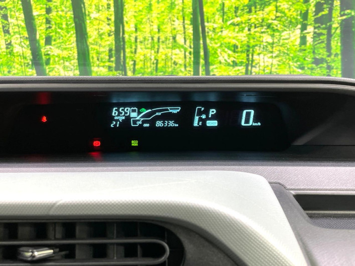 2014 Toyota Aqua DAA-NHP10 (UW-6a1f9b89cc2fe)[23]