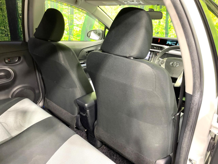 2014 Toyota Aqua DAA-NHP10 (UW-6a1f9b89cc2fe)[16]