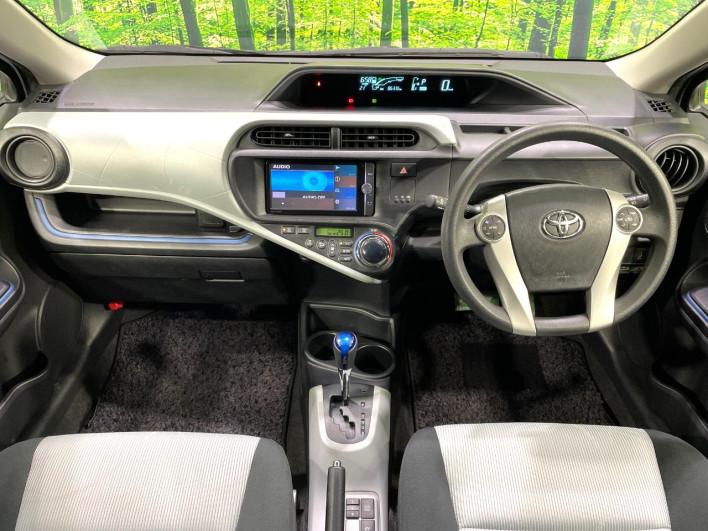 2014 Toyota Aqua DAA-NHP10 (UW-6a1f9b89cc2fe)[17]