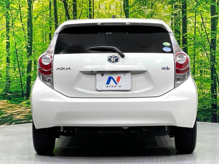 2014 Toyota Aqua DAA-NHP10 (UW-6a1f9b89cc2fe)[8]