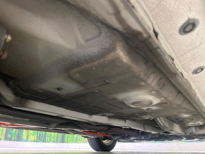 2013 Toyota Aqua DAA-NHP10 (UW-6a1f9b8c75063)[4]