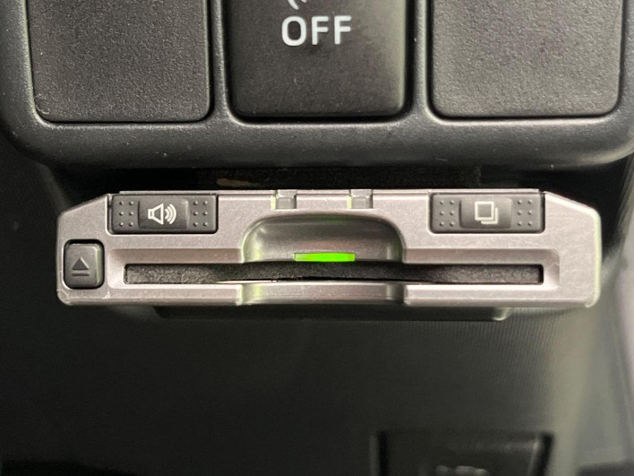 2013 Toyota Aqua DAA-NHP10 (UW-6a1f9b8c75063)[18]