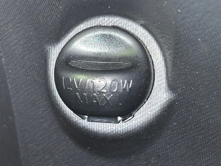 2013 Toyota Aqua DAA-NHP10 (UW-6a1f9b8c75063)[25]