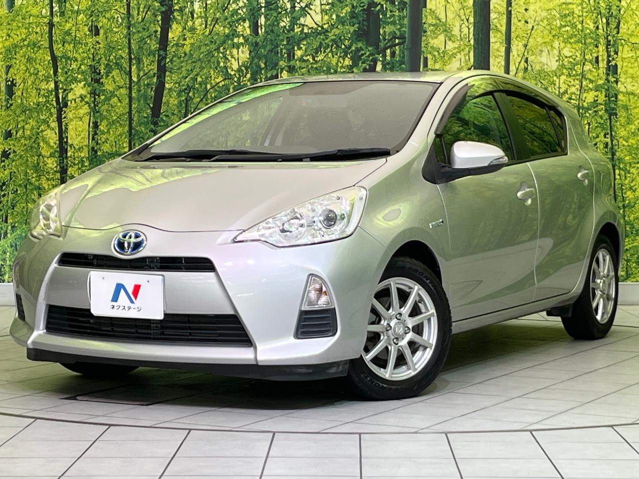 2013 Toyota Aqua DAA-NHP10