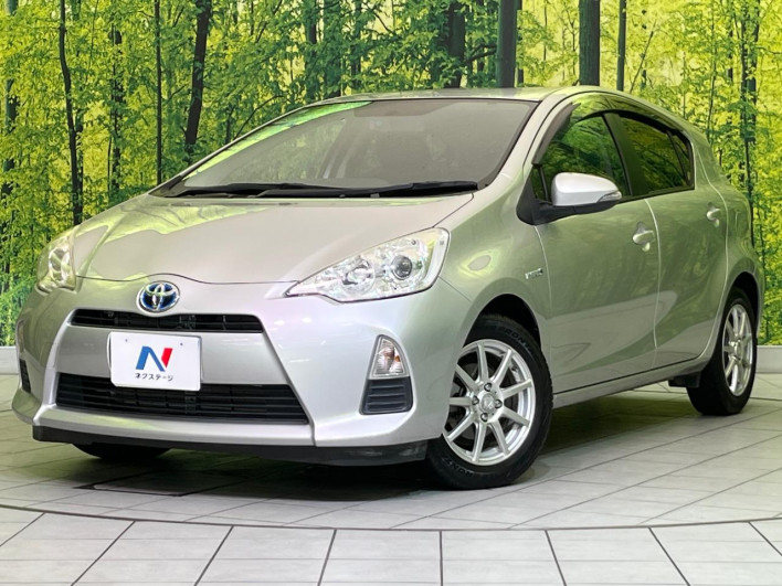 2013 Toyota Aqua DAA-NHP10 (UW-6a1f9b8c75063)[0]