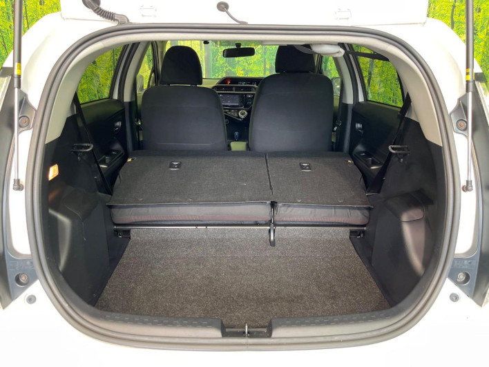 2015 Toyota Aqua DAA-NHP10 (UW-6a1f9b8e54e7a)[19]