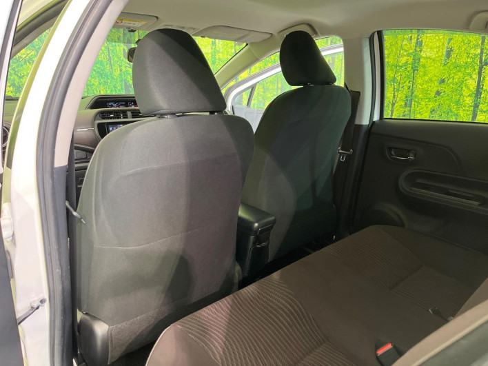 2015 Toyota Aqua DAA-NHP10 (UW-6a1f9b8e54e7a)[10]