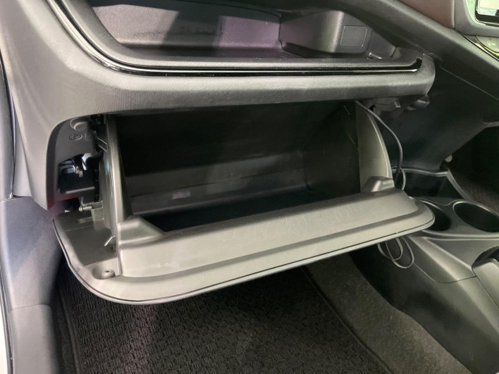 2015 Toyota Aqua DAA-NHP10 (UW-6a1f9b8e54e7a)[12]