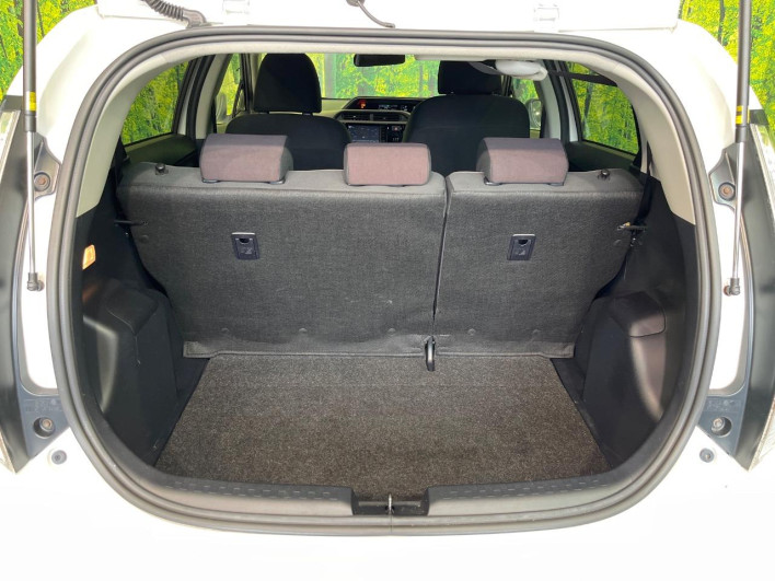 2015 Toyota Aqua DAA-NHP10 (UW-6a1f9b8e54e7a)[18]