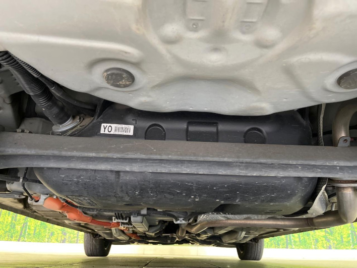 2015 Toyota Aqua DAA-NHP10 (UW-6a1f9b8e54e7a)[17]