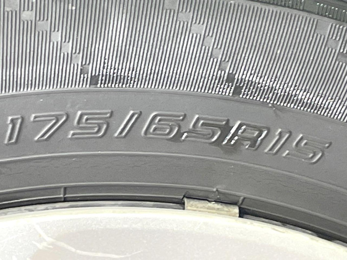 2015 Toyota Aqua DAA-NHP10 (UW-6a1f9b8ee147c)[5]