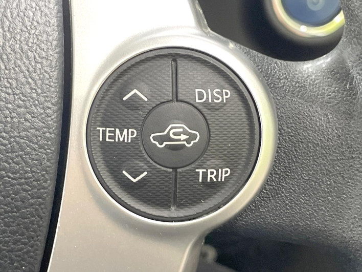 2015 Toyota Aqua DAA-NHP10 (UW-6a1f9b8ee147c)[17]