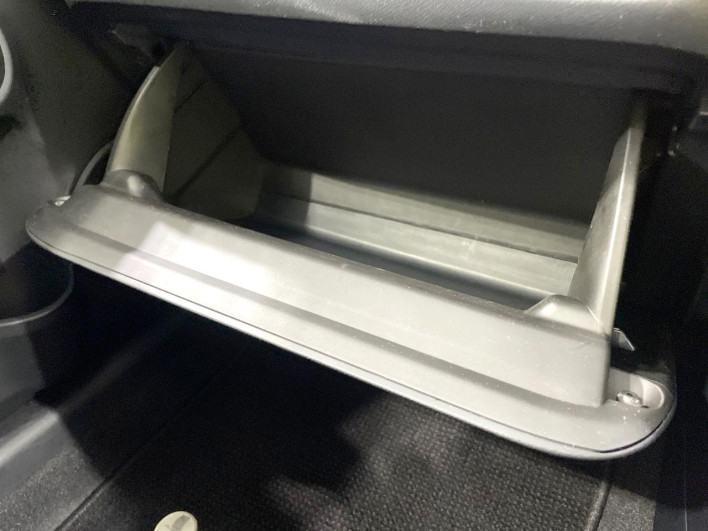 2015 Toyota Aqua DAA-NHP10 (UW-6a1f9b8ee147c)[24]