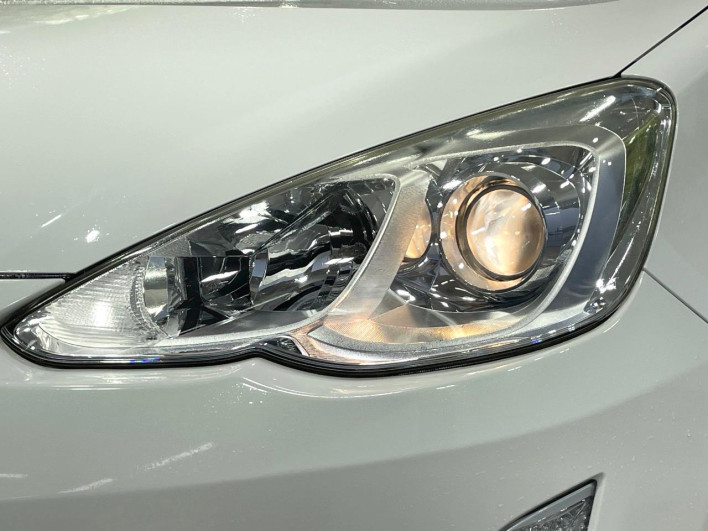 2015 Toyota Aqua DAA-NHP10 (UW-6a1f9b8ee147c)[11]