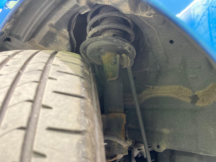 2017 Toyota Aqua DAA-NHP10 (UW-6a1f9b8f62607)[22]
