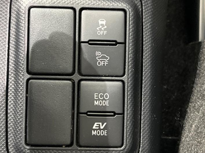2017 Toyota Aqua DAA-NHP10 (UW-6a1f9b8f62607)[18]