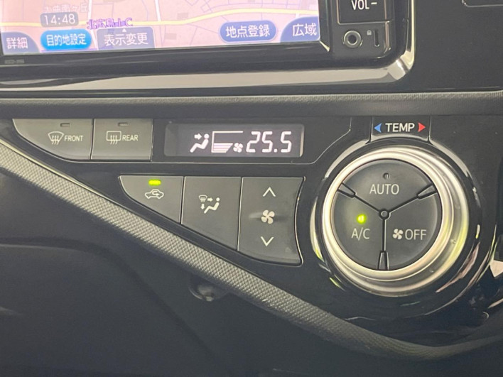 2017 Toyota Aqua DAA-NHP10 (UW-6a1f9b8f62607)[10]