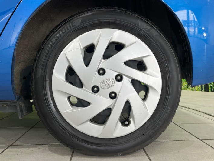 2017 Toyota Aqua DAA-NHP10 (UW-6a1f9b8f62607)[28]