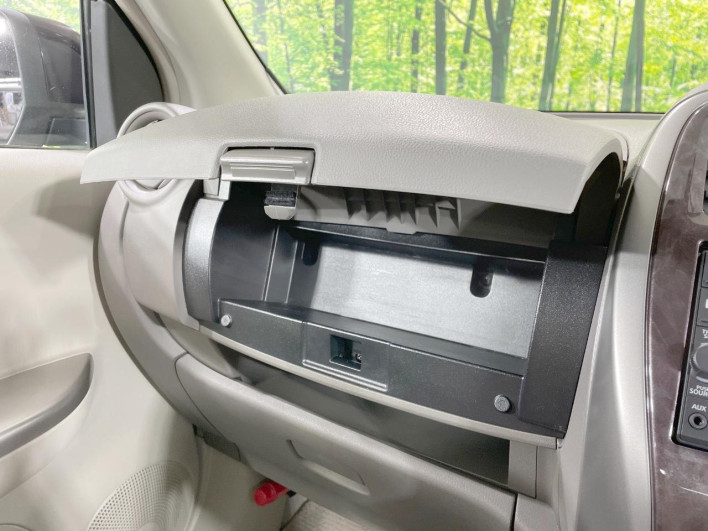 2018 Nissan March DBA-NK13 (UW-6a1f9b93ba1d3)[18]