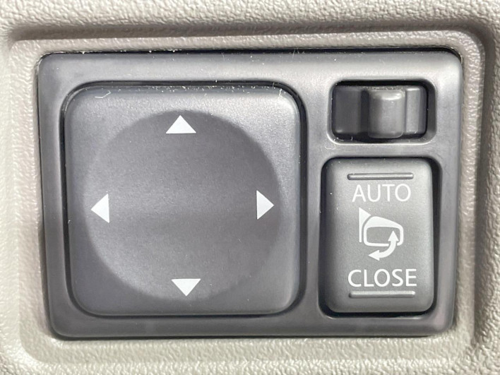 2018 Nissan March DBA-NK13 (UW-6a1f9b93ba1d3)[26]