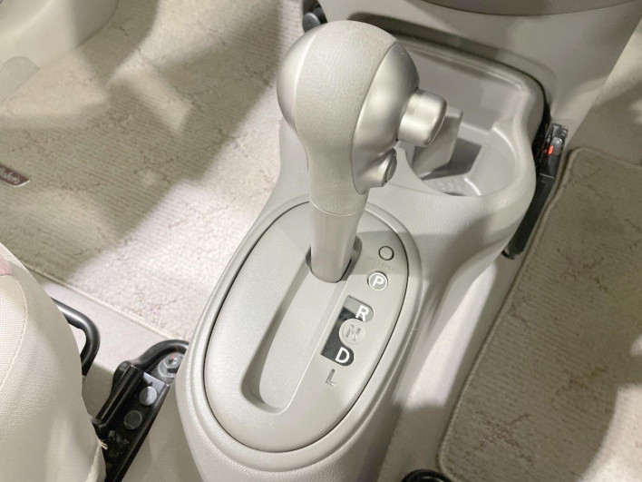 2018 Nissan March DBA-NK13 (UW-6a1f9b93ba1d3)[21]