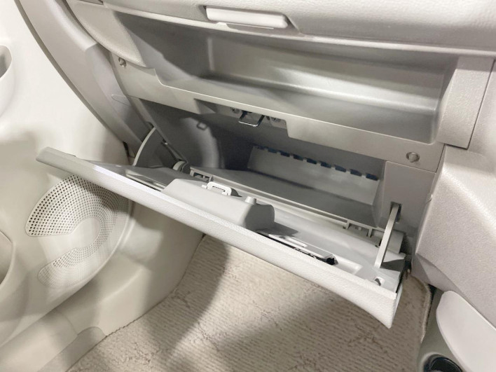 2018 Nissan March DBA-NK13 (UW-6a1f9b93ba1d3)[19]