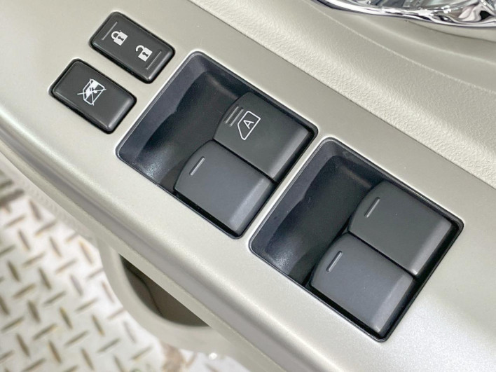 2018 Nissan March DBA-NK13 (UW-6a1f9b93ba1d3)[16]