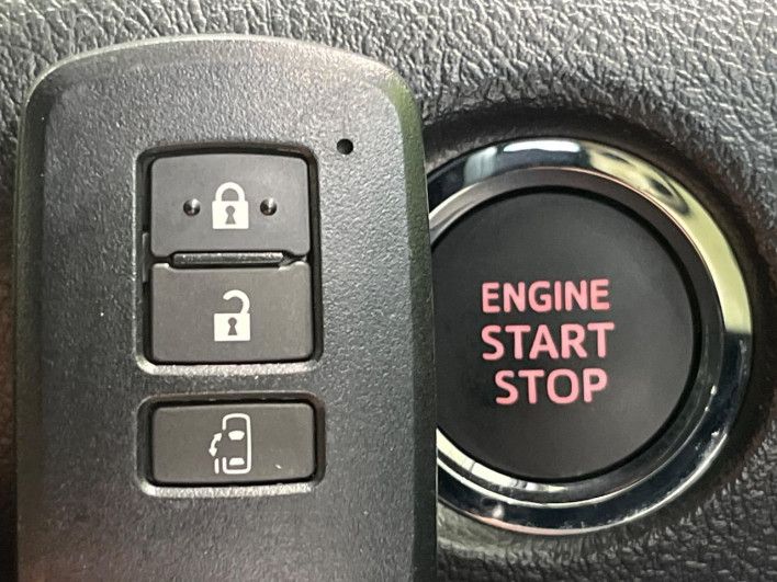 2016 Toyota Sienta DBA-NSP170G (UW-6a1f9b96253f1)[14]