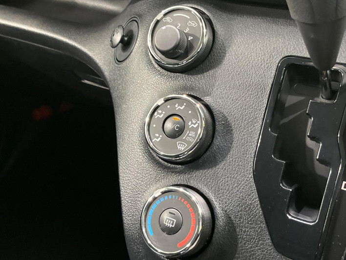 2016 Toyota Sienta DBA-NSP170G (UW-6a1f9b96253f1)[5]