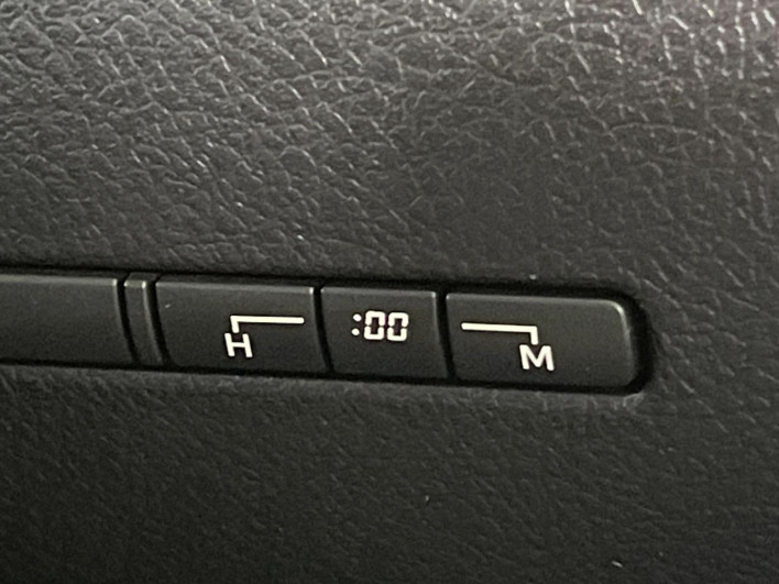2016 Toyota Sienta DBA-NSP170G (UW-6a1f9b96253f1)[18]