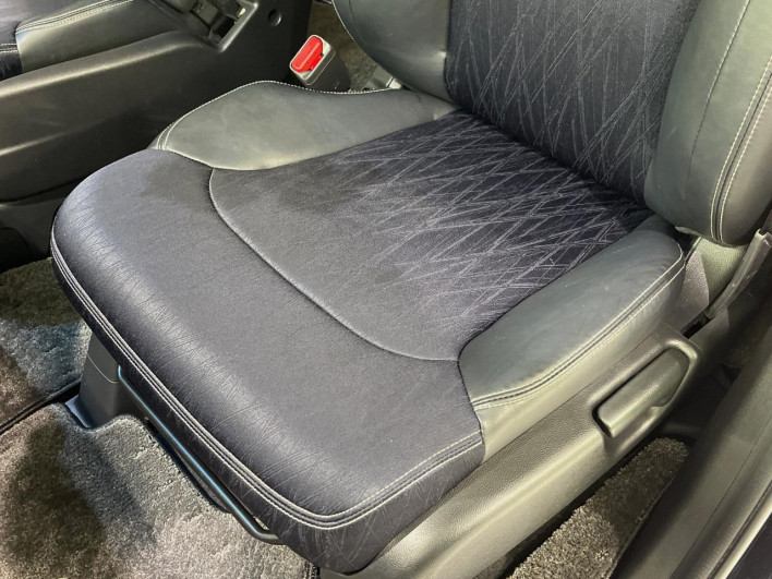 2015 Honda Odyssey DBA-RC1 (UW-6a1f9ba2cd98c)[13]